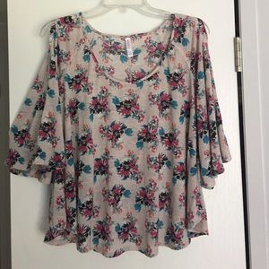 Open shoulder top