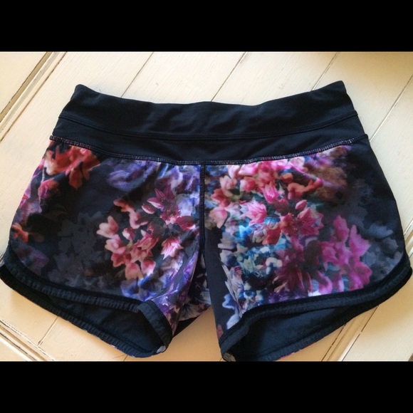 lululemon athletica Pants - Lululemon speed shorts