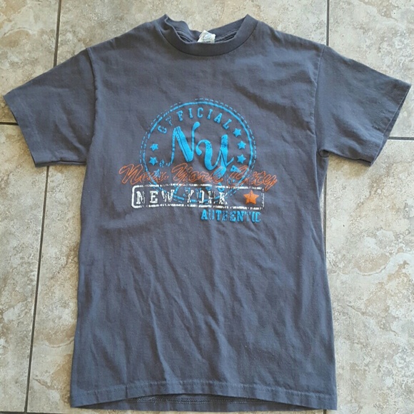 Boys NYC t-shirt NWOT - Picture 1 of 4