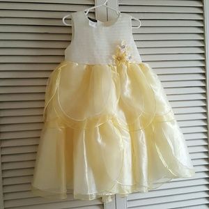 Girl 5T yellow dress