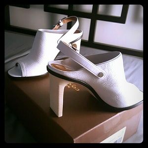 Coach NWT white pebble leather open-toe mule.