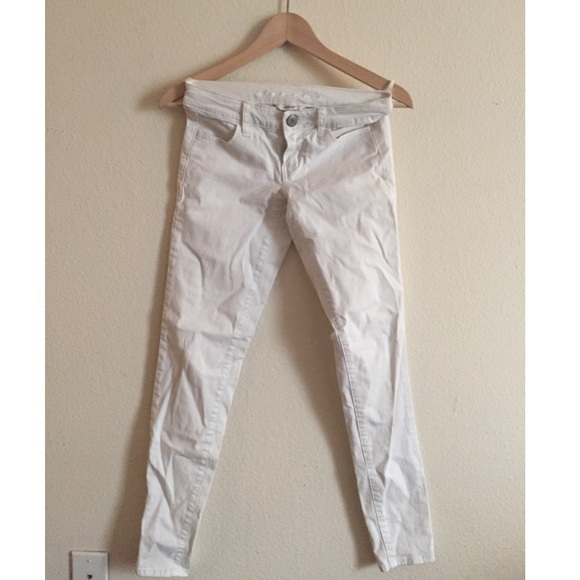 White AE jeans