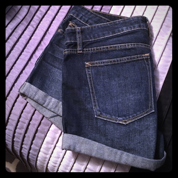 Like new GAP jean shorts 💙