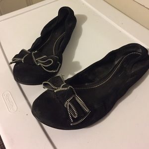 Black Bow Flats