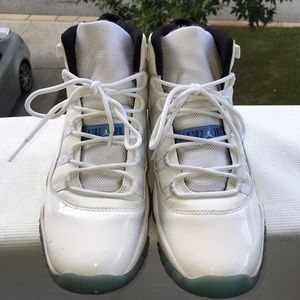Air Jordan legend blue retro 11
