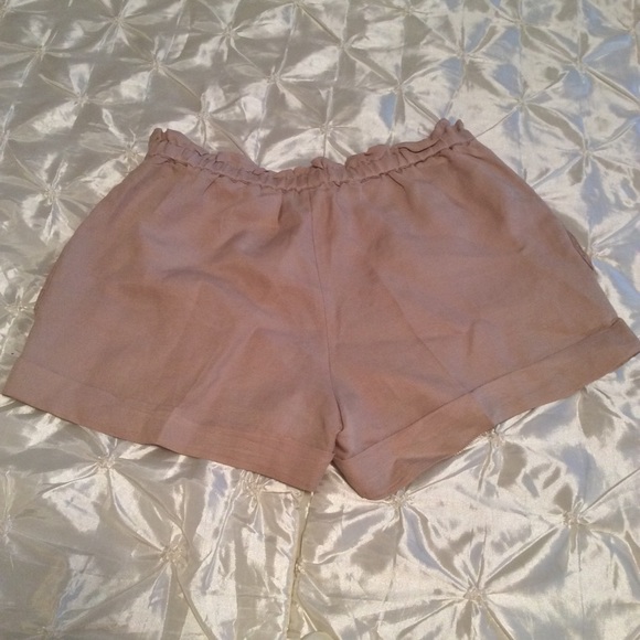BCBG MAXAZRIA Cream Summer Shorts - Picture 3 of 4