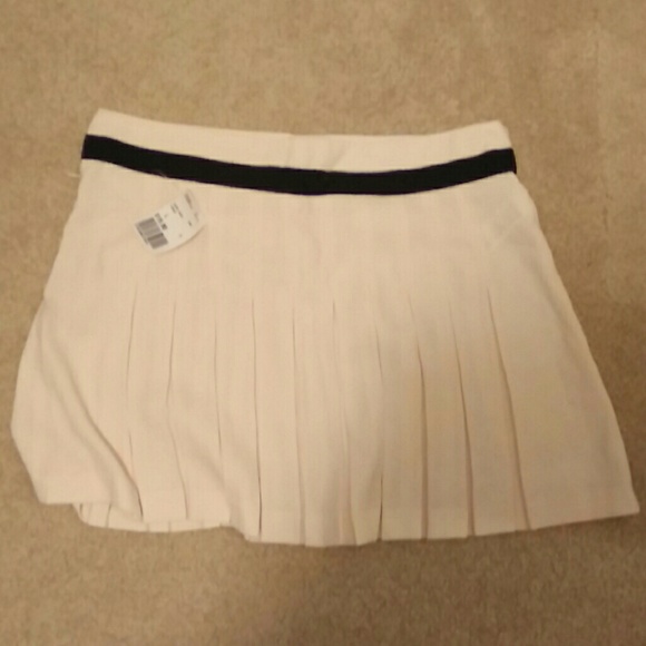 Forever 21 Cream colored skirt - Picture 1 of 1