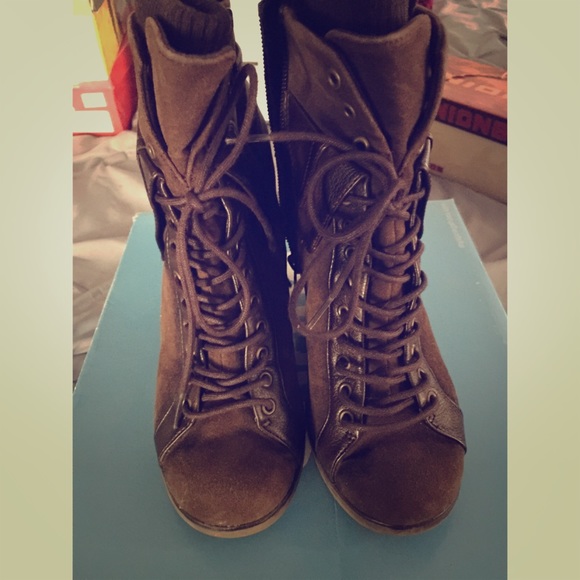 Brown ankle boots size 7