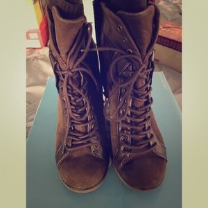 Brown ankle boots size 7