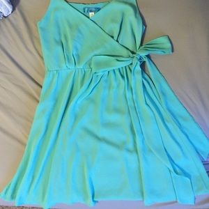Tiffany blue tie bow dress.