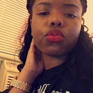Meet your Posher, Labriah