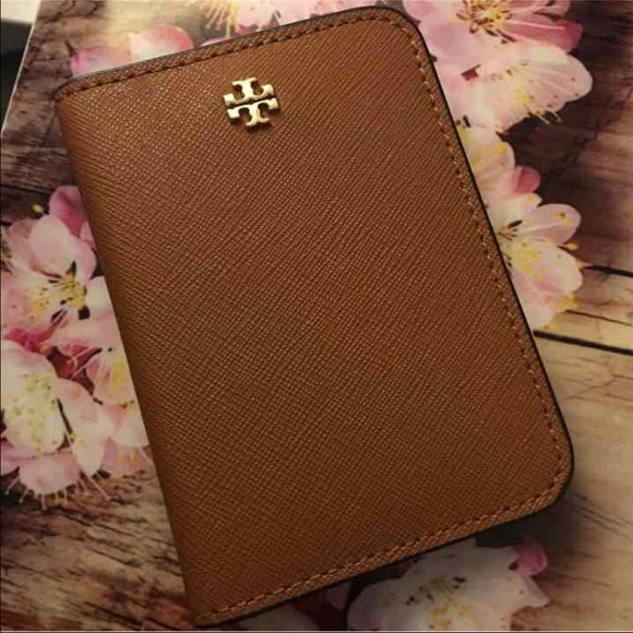 sold on ♏️ercari! Tory burch card wallet - Picture 1 of 3