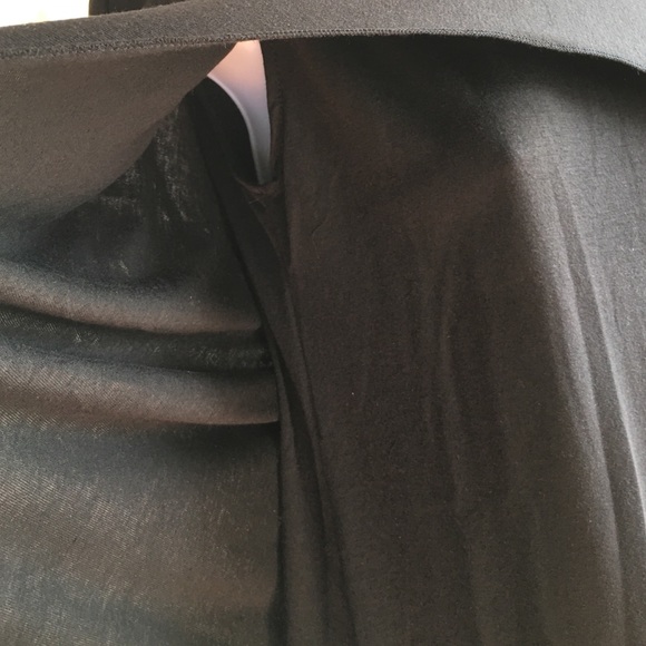 {last1}N| restocked/BLACK CAPE TOP - Picture 3 of 4
