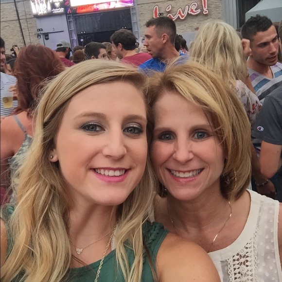 Meet your Posher, Polly