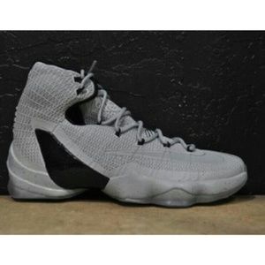 Lebron 13 wolf grey