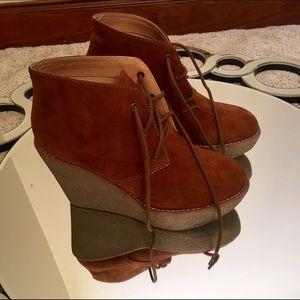 Urban Outfitter Platform Suede Lace-Up Ankle Boot