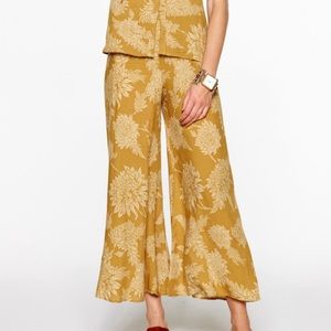 Novella Royale NWT pants only!