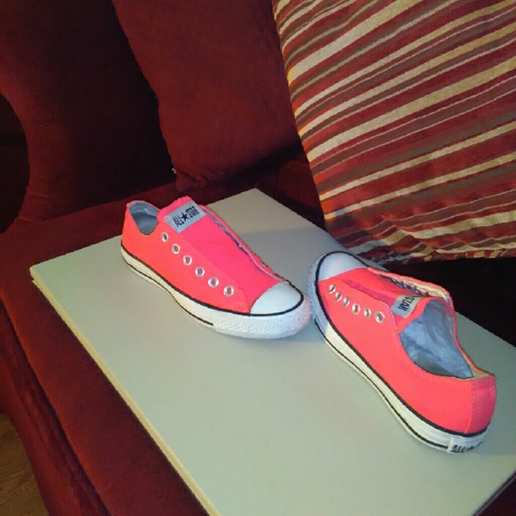 Pink sneakers - Picture 3 of 4