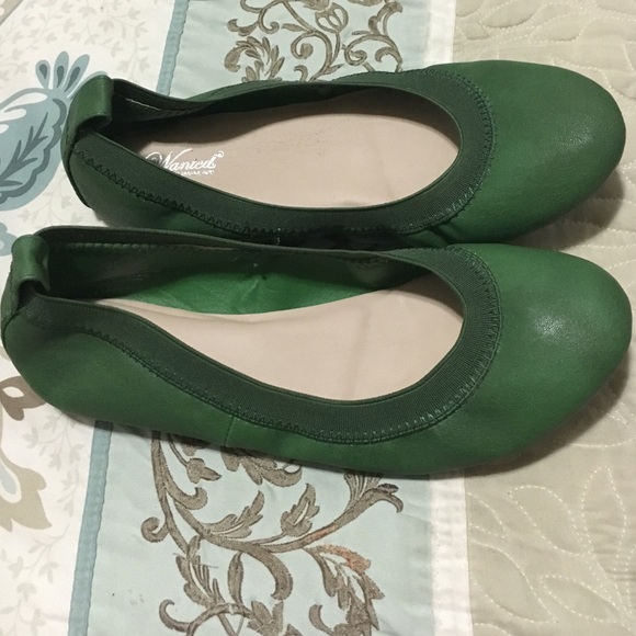 Green flats, size 6