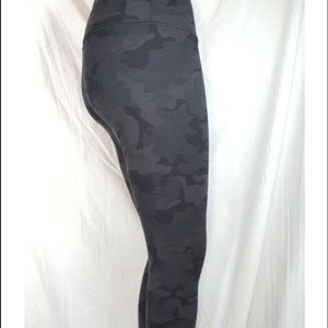 size 4 lululemon camo leggings