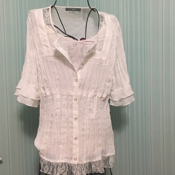 ⬜️ Romantic Lace Trimmed Sheer Top◻️