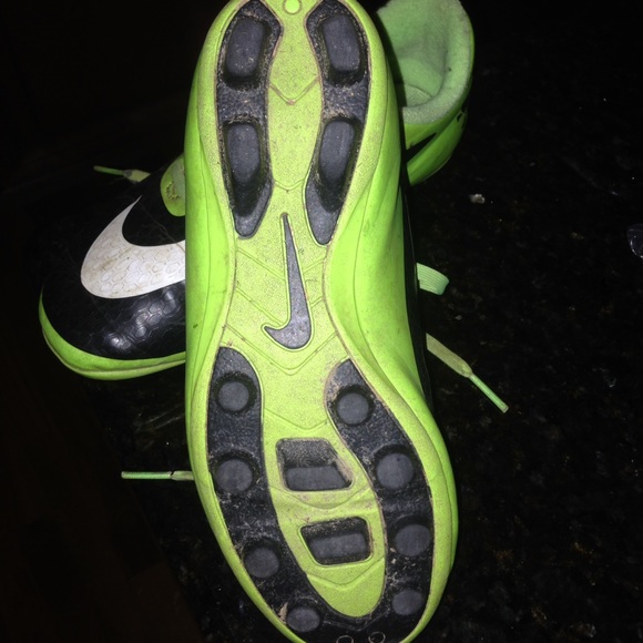 Use soccer cleats Nike