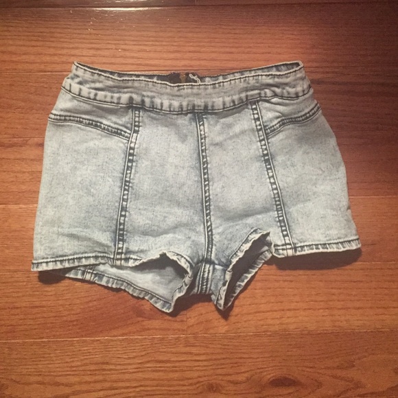✨PACSUN -- Acid Wash Hot Shorts✨