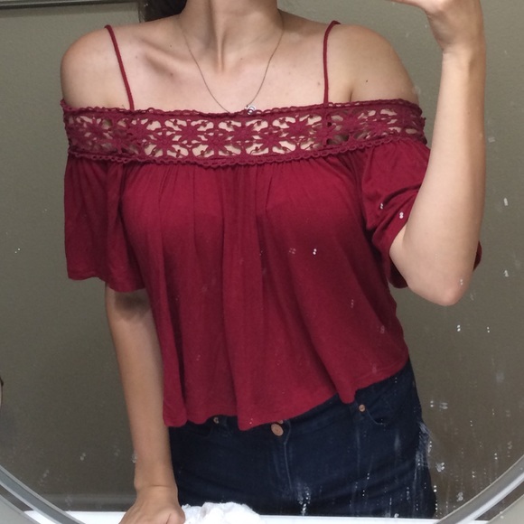 Burgundy of the shoulder top!!