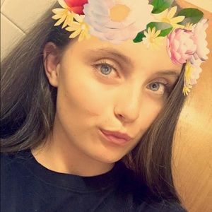 Meet your Posher, Caroline