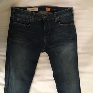 Never Worn Medium Wash Skinny Jeans