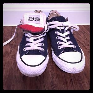 Navy blue converse