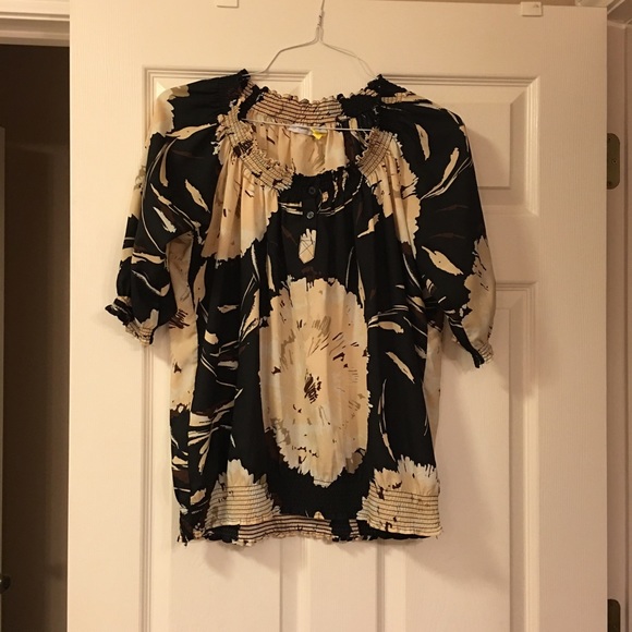 New York & Company stylish blouse