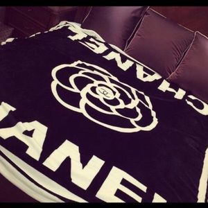 Chanel Fleece Blanket Throw. New