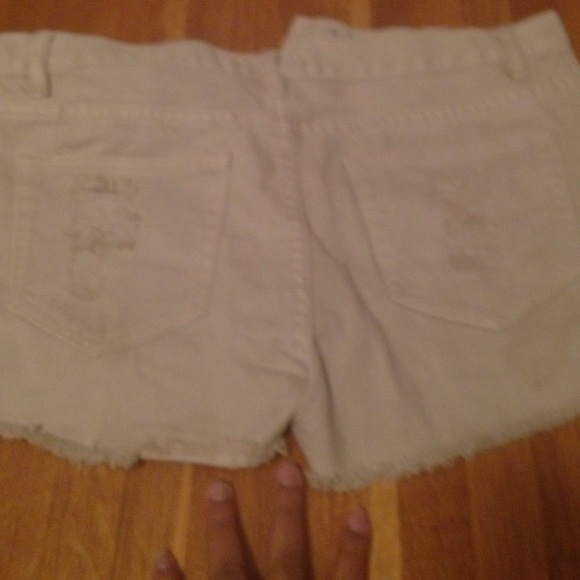 Shorts - Picture 3 of 4