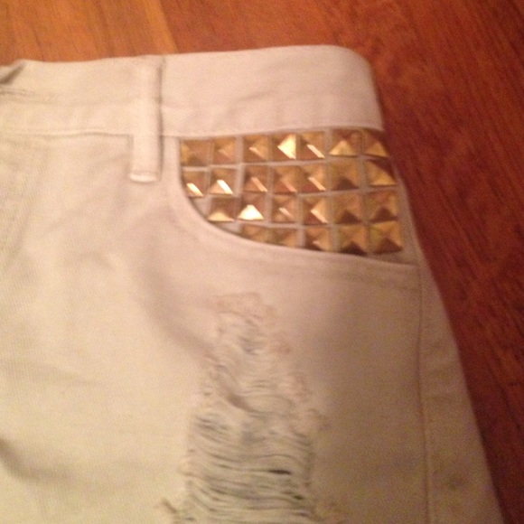 Shorts - Picture 4 of 4