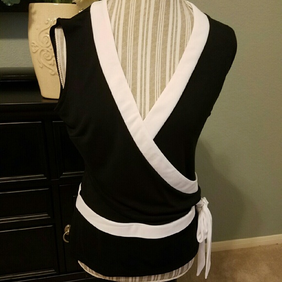 New York & Co. Classy Black and White Top