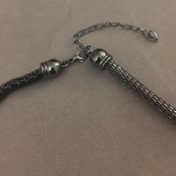 Statement necklace green white floral rhinestones - Picture 3 of 4