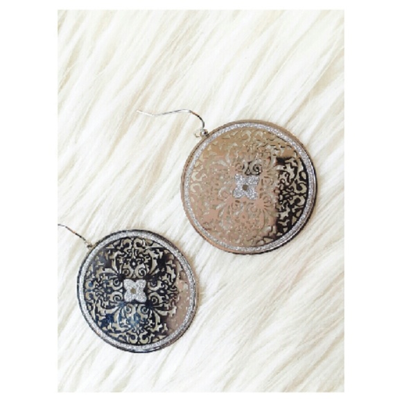 Silver Filigree Earrings - Picture 3 of 4