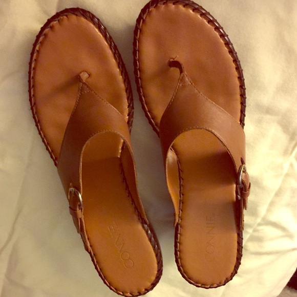 Brown leather, hardly worn, great condition.