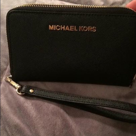 Michael Kors JET SET TRAVEL LARGE PHONE WRISTLET