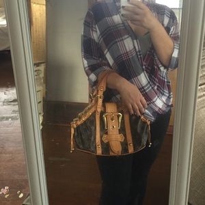Additional pics of LV purse.