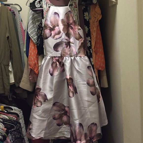 🌻SOLD!🌻 - Picture 3 of 4