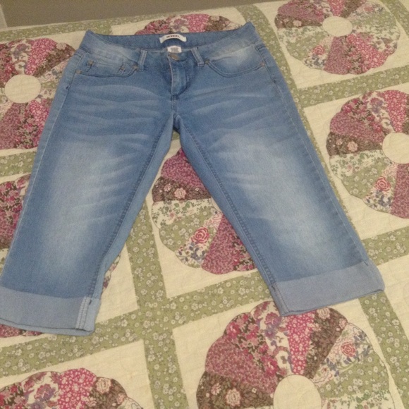 Light blue jeans shorts - Picture 2 of 3