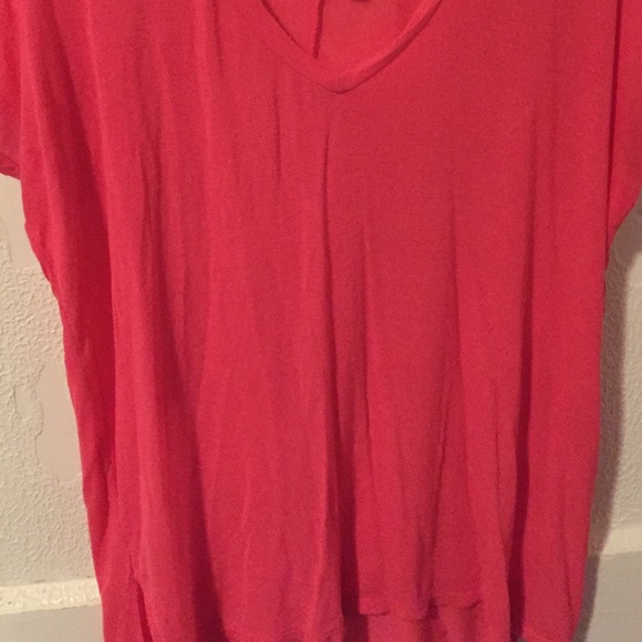 SOLD- Coral Short Sleeve Loose Fit Top size Small - Picture 2 of 4