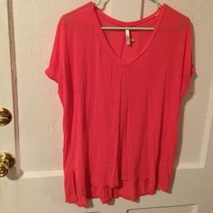 SOLD- Coral Short Sleeve Loose Fit Top size Small