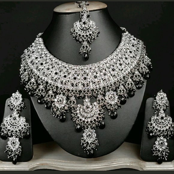 Indian/Pakistani Jewelry Set