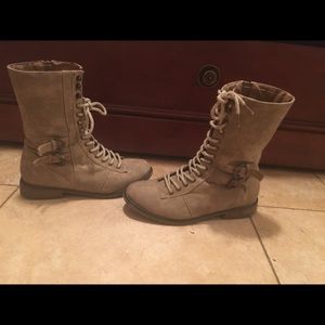 Combat boots