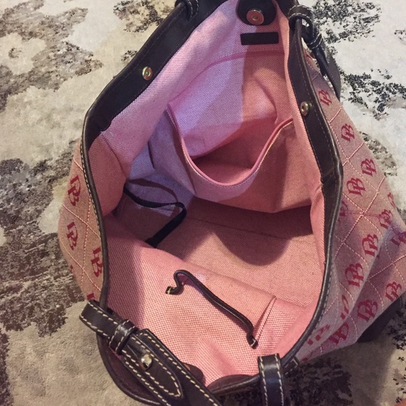 Dooney and Bourke hand bag - Picture 2 of 4