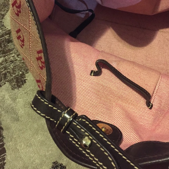 Dooney and Bourke hand bag - Picture 3 of 4