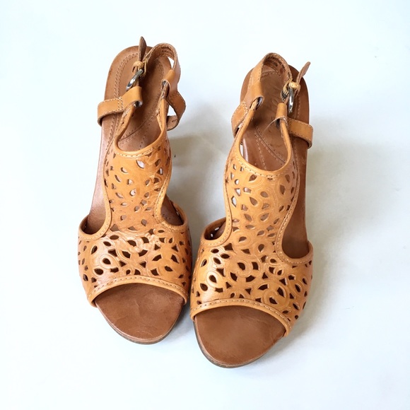 Naya Shoes – Alpine sling backs